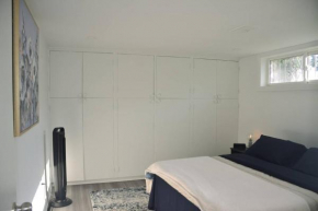 Entire Basement - 5 Guests 2 Bedrooms 3 Beds